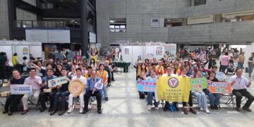 高醫響應國際失智症月 「憶」起來科工館玩 跨域攜手用故事與互動 讓失智友善走進生活