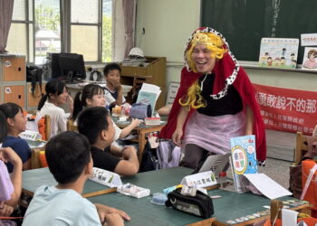 《勇敢說不的那一刻》走進花蓮四校　白雪公主陪孩子學會拒絕網路陷阱
