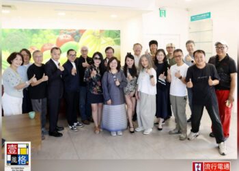 宣捷幹細胞董事長宣昶有打造宣藝術(HSUAN ART) 開幕首展胡寶莉人生金句遇見王建民鋼筆插畫《啜飲人生好時光》開啟藝術療癒新篇章