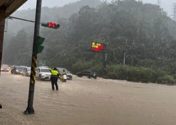 沒放颱風假也淹水! 基四分局警冒雨疏導守護交通安全