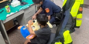 基一分局暖警助迷童返家 耐心安撫助平安團圓