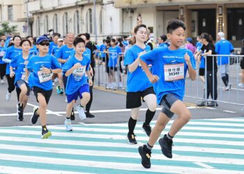 廠商出包 基隆半馬賽9K組獎牌短缺500面 兩週後寄達選手