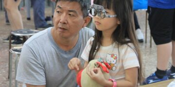 港口宮義診  信賴眼科團隊下鄉行善發現大問題