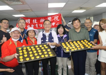 眾能創新協會攜手黎明技術學院師生 手作蛋黃酥分送泰山弱勢家庭