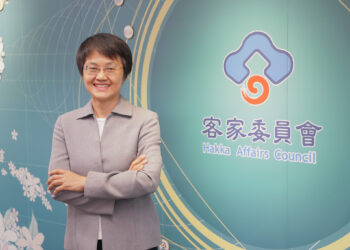 AI翻譯流行語也難不倒！客委會打造客語AI平台年輕人體驗驚呼：太扯了