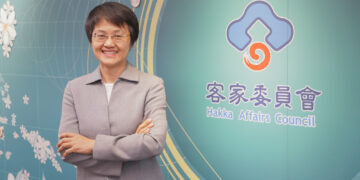 AI翻譯流行語也難不倒！客委會打造客語AI平台年輕人體驗驚呼：太扯了