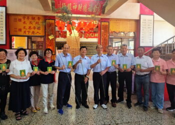 影音/土地公巡田水+五體投地大禮拜 四結福德廟祝壽祈福秋節登場