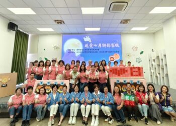 影音/中秋送愛心不缺席 羅金珠募集520盒愛心月餅送到520戶扶助家庭手中