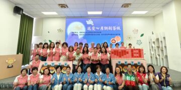 影音/中秋送愛心不缺席 羅金珠募集520盒愛心月餅送到520戶扶助家庭手中