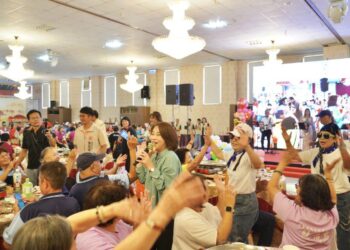 屏東縣115年度社區照顧關懷據點歲末志工感恩表揚活動 周縣長感謝志工守護長輩