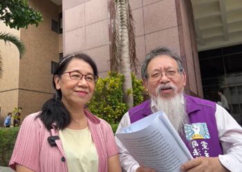 張靜赴北檢告發徐佳青 質疑47次出國及家人同行涉公器私用