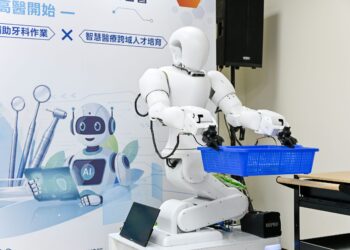 高醫攜手牙醫師全聯會培育新世代智慧牙醫人才 新一代牙科教學領域機器人「Anna安娜」亮相