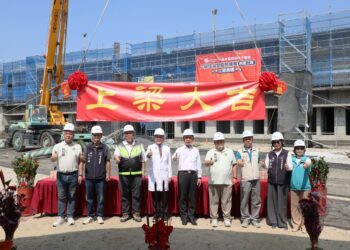 打造海線在地安老新據點   六腳住宿型長照機構上樑