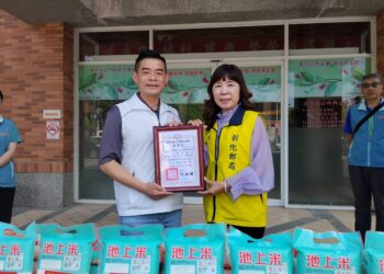 彰化郵局重陽關懷獨居長者   送暖溪湖鎮全方位守護長者身體健康