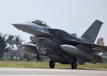 睽違29年 向美國採購66架全新F-16V Block70戰機 空軍首批2架F-16V Block70抵台