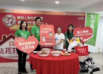 陪植物人家屬吃頓飯 伊正化身「暖心大主廚」 號召支持創世「送禮到家」