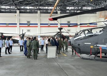 總統陪同恩史瓦帝三世國王參訪陸軍飛訓部 盼深化雙邊合作、兩國邦誼更加穩固