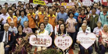 屏東市模範夫妻表揚典禮  鑽石婚佳偶攜手共譜幸福篇章