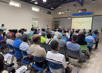 潮州、東港辦老農津貼座談會,鍾佳濱籲農業部白話轉譯政策、實地了解前線作業