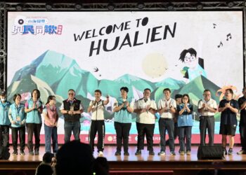 經典民歌唱響花蓮雙十 方季惟領銜七組歌手共唱青春