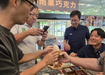 愛媛訪團走訪小雨果 屏東巧克力串聯日本宇和島市產業祭