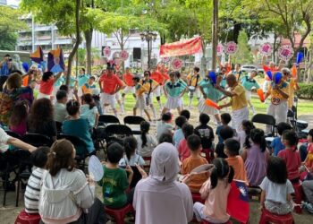 高雄榮家「雙十國慶樂重陽」 鼓舞飛揚、懷舊金曲溫馨登場